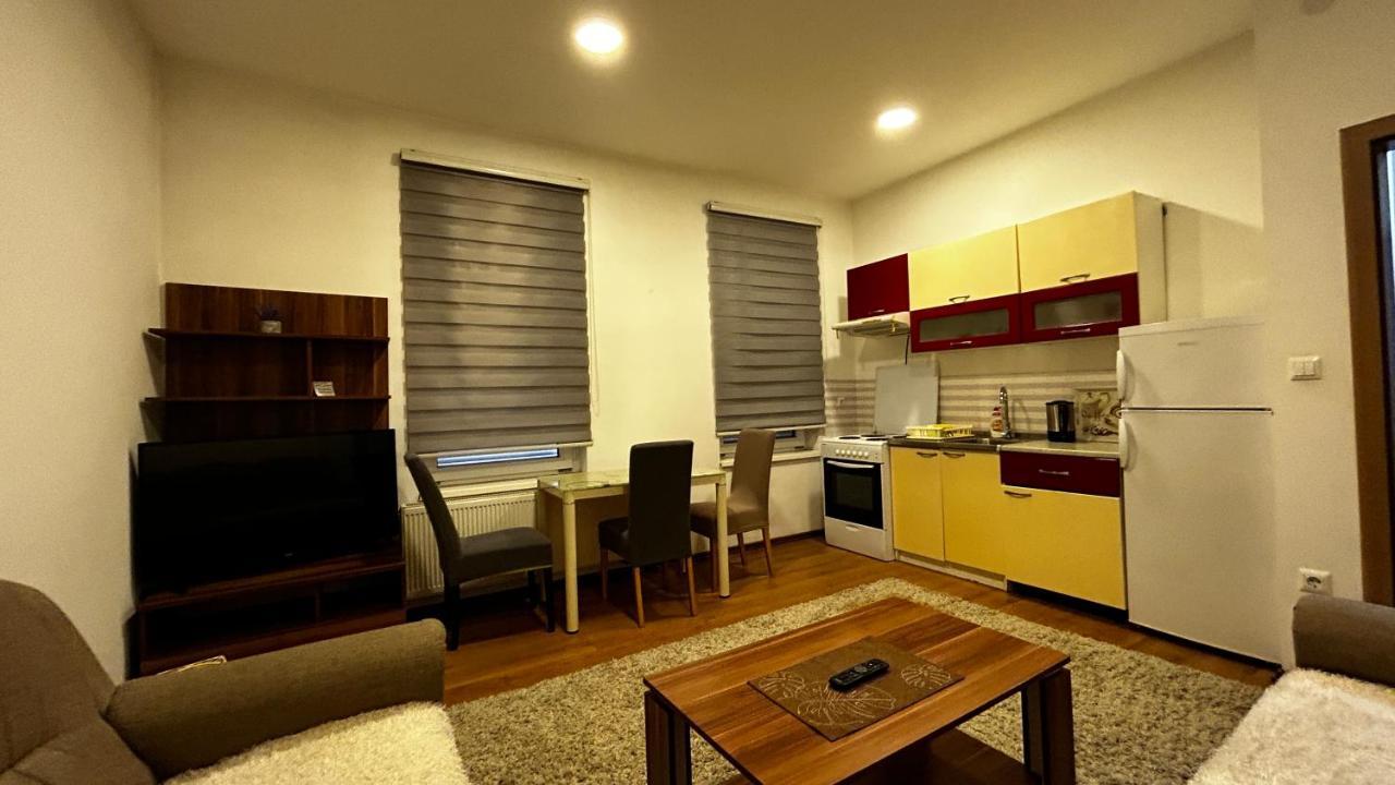 Apartmani Venci 트라브니크 외부 사진