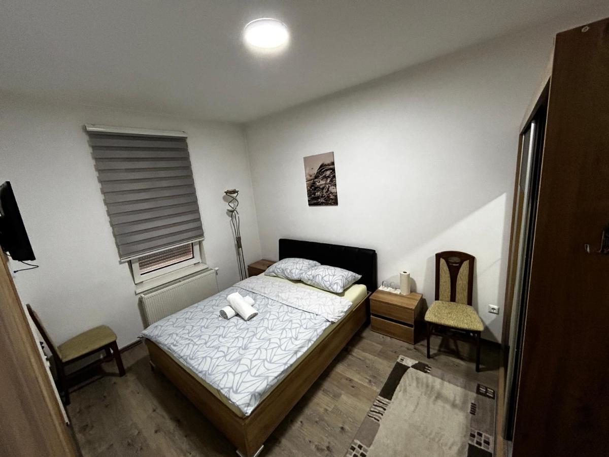 Apartmani Venci 트라브니크 외부 사진